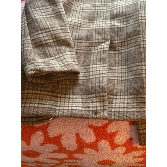 Abercrombie and Fitch Tan Blazer - Picture 6 of 9